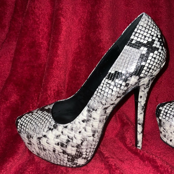 STEVE MADDEN Ultra-high Heels Snakeskin (faux) Gorgeous! - Picture 10 of 10